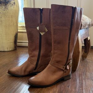 Elegant Tan Leather Heeled Boots